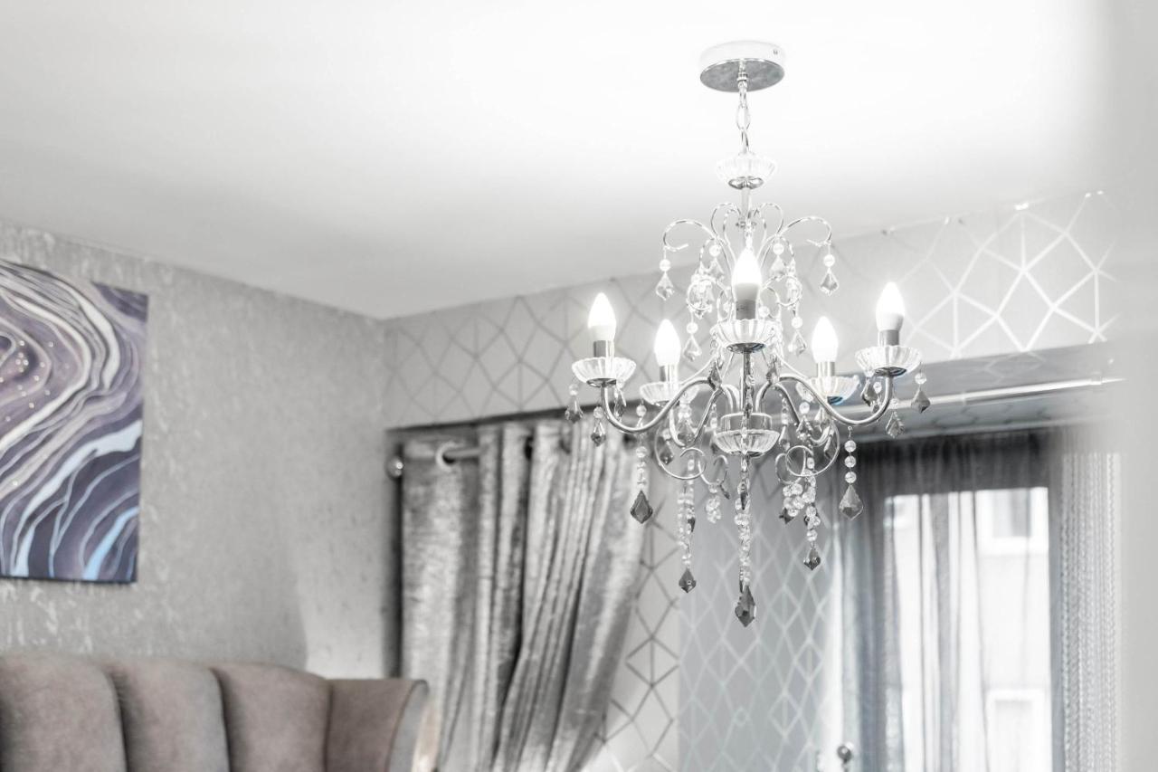 برمنغهام Luxury City Centre Apartment - Parking - Smart Tv - Wifi - Intercom المظهر الخارجي الصورة