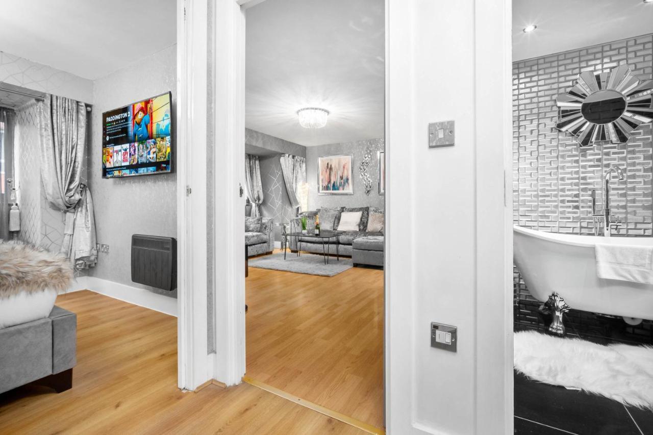 برمنغهام Luxury City Centre Apartment - Parking - Smart Tv - Wifi - Intercom المظهر الخارجي الصورة